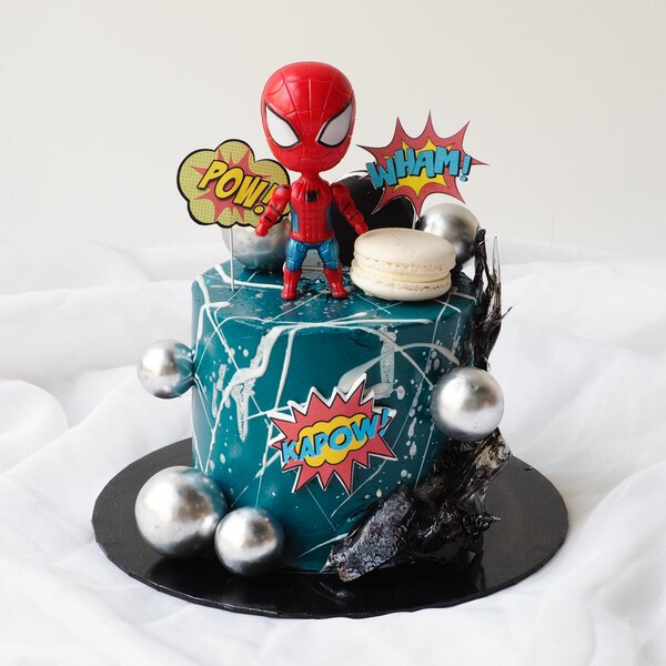 The Amazing Spider-cake
