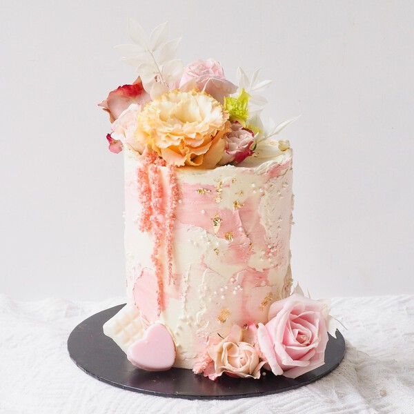 Ariana Cake | Sweet Pink Floral