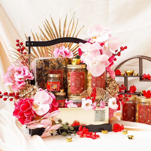 8 Treasure Floral Hamper | Gift Box & Hamper