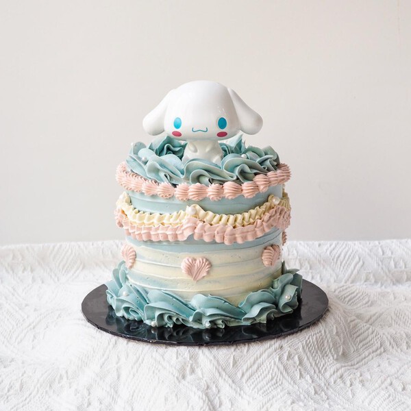 Baby Cinnamon | Sanrio Vintage Buttercream Cake