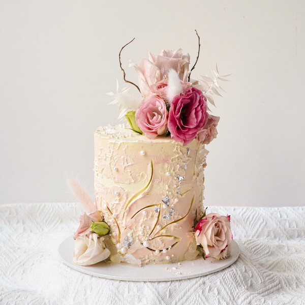 Catherine Cake | Classic Flower Cake