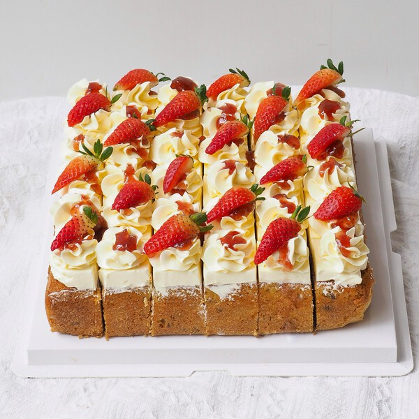 Berry Bliss Sheet Cake