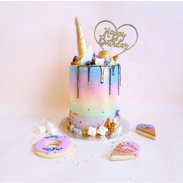 Unicorn buttercream cake with wings | Unicorn cake, Unicorn cake design,  Unicorn birthday cake